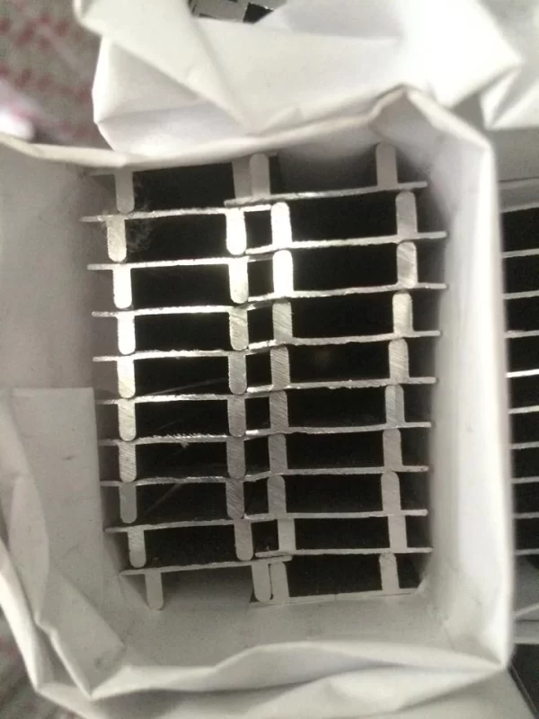 อลูมิเนียมรางล่างคู่กว้าง